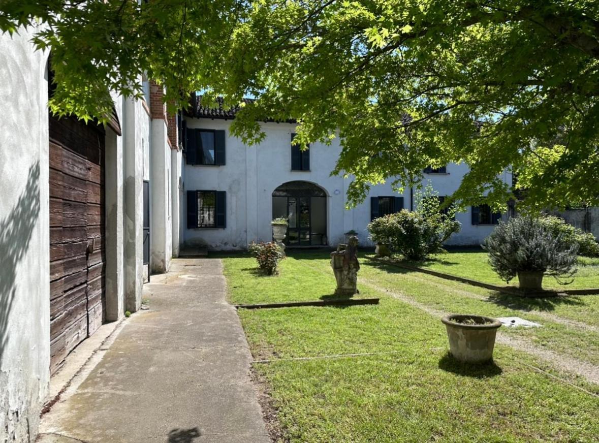 Vila Affascinante Casale Brambilla Vicino Pavia San Zenone al Po Exteriér fotografie